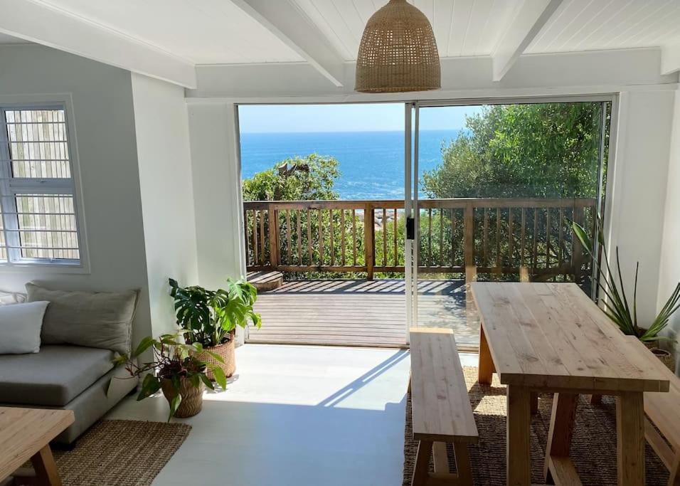 Seascape Apartment *